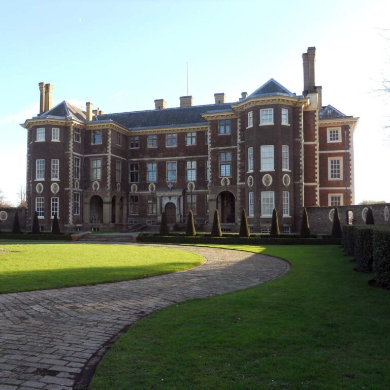 Countryside manor house | Private Staffing | UHNW household | Relocation | Shire & Wold Staffing